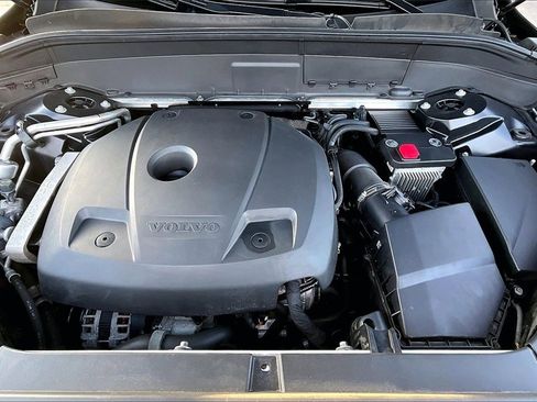 Used 2020 Volvo XC90 T5 Momentum w/ Protection Package image 10