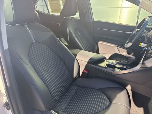 Used 2024 Toyota Camry SE image 29