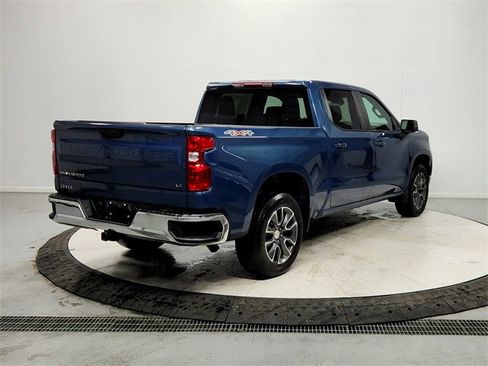 Used 2024 Chevrolet Silverado 1500 LT image 7
