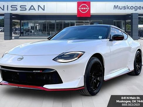New 2026 Nissan Z NISMO w/ Floor Mat Package RWD image 2