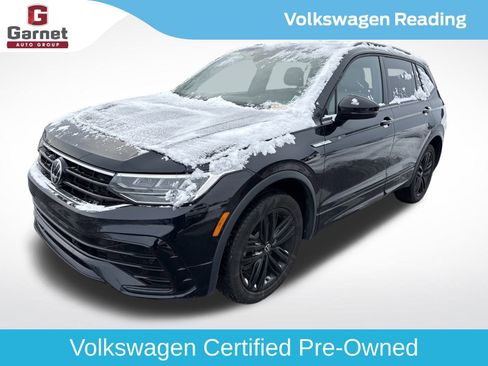 Certified 2022 Volkswagen Tiguan SE R-Line image 1