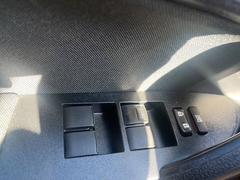 Used 2018 Toyota Corolla L image 21