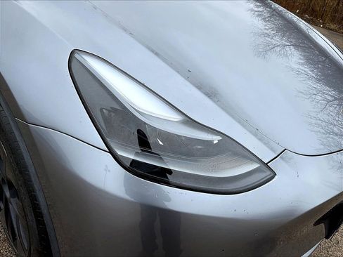 Used 2024 Tesla Model Y Long Range AWD/4WD image 31