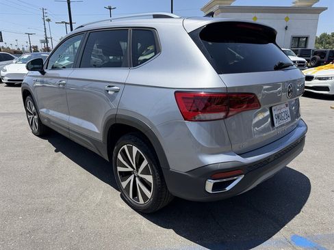 Used 2024 Volkswagen Taos SE FWD image 5