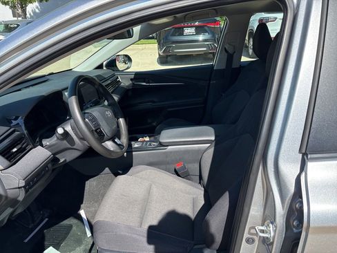 Used 2025 Toyota Camry LE FWD image 11