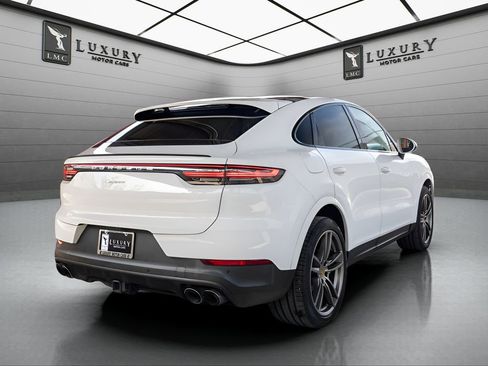 Used 2021 Porsche Cayenne Coupe w/ Premium Package AWD/4WD image 8
