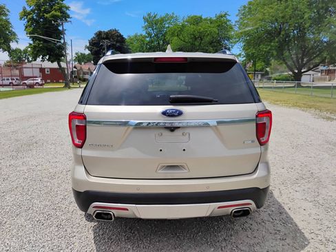 Used 2017 Ford Explorer Platinum AWD/4WD image 5