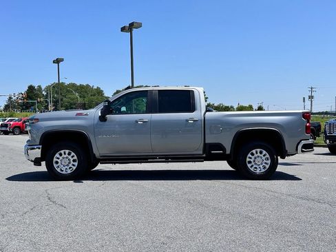 Used 2025 Chevrolet Silverado 2500 LT w/ Safety Package AWD/4WD image 7