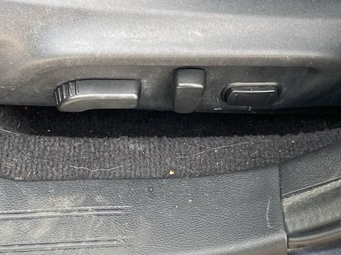 Used 2017 Subaru Outback 2.5i Limited AWD/4WD image 14