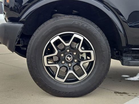Used 2024 Ford Bronco Outer Banks AWD/4WD image 13