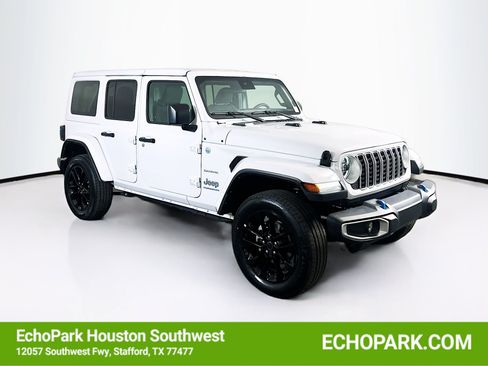 Used 2024 Jeep Wrangler Unlimited Sahara AWD/4WD image 1