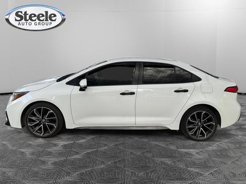 Used 2020 Toyota Corolla SE FWD image 2