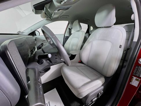 Certified 2025 Hyundai Kona SEL image 20