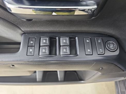 Used 2017 Chevrolet Silverado 1500 Custom w/ Custom Convenience Package AWD/4WD image 32