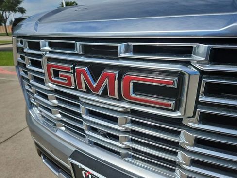 Used 2025 GMC Yukon Denali AWD/4WD image 29