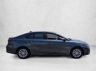 Used 2020 Kia Forte Sedan FWD video 4