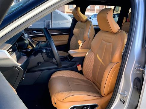 Used 2022 Jeep Grand Cherokee Summit w/ Luxury Tech Group V image 7