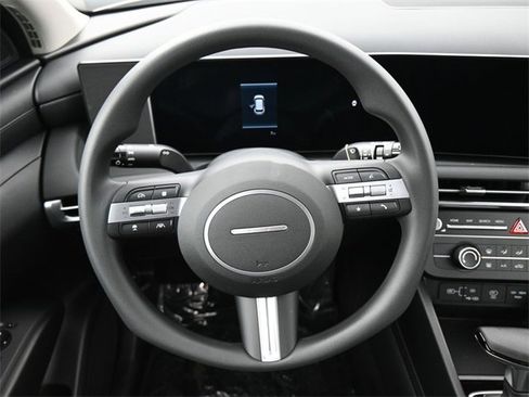 New 2026 Hyundai Tucson SE image 13