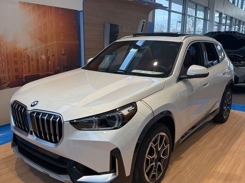 New 2026 BMW X1 xDrive28i w/ Technology Package image 3