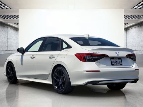 Used 2023 Honda Civic Sport image 8
