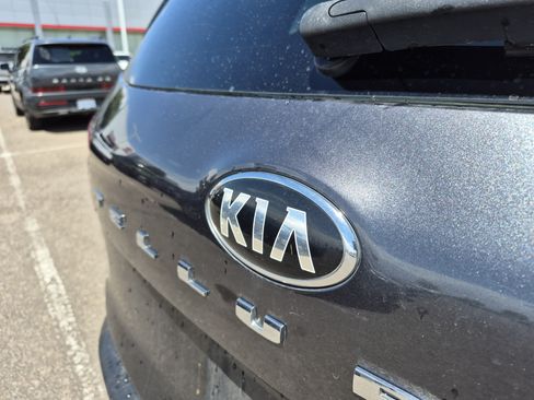 Used 2021 Kia Telluride LX FWD image 22