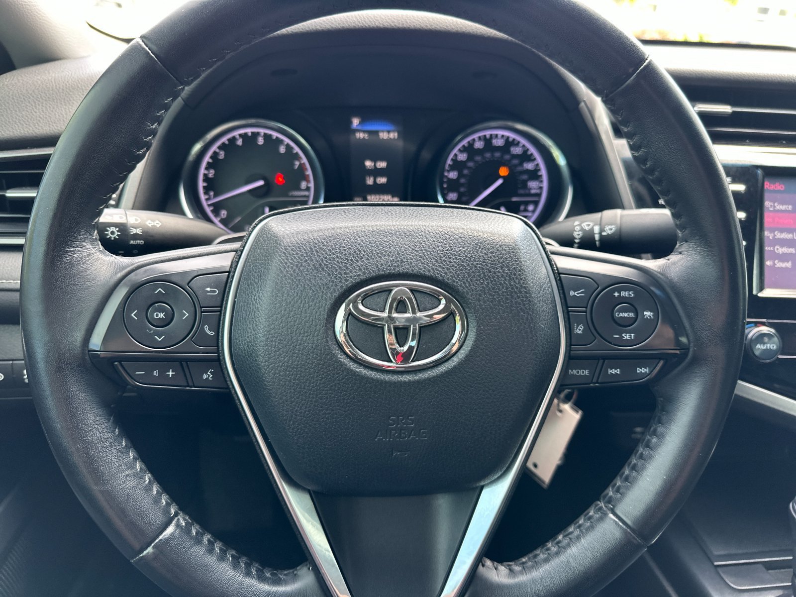 Used 2019 Toyota Camry SE FWD image 21