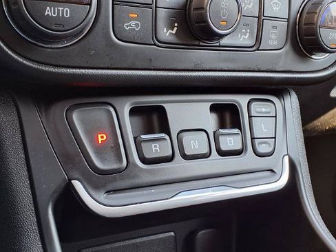Used 2021 GMC Terrain SLE w/ Driver Convenience Package FWD image 14