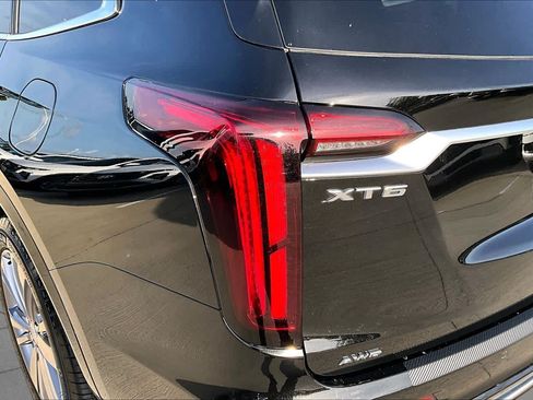 Used 2025 Cadillac XT6 Premium Luxury AWD/4WD image 28
