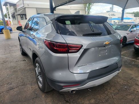 Used 2025 Chevrolet Blazer LT AWD/4WD image 9