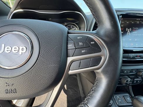 Used 2019 Jeep Cherokee High Altitude AWD/4WD image 23
