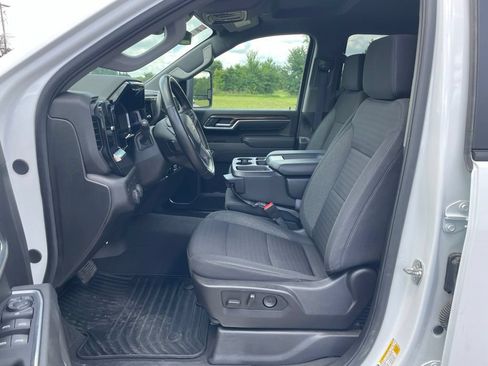 Used 2025 Chevrolet Silverado 2500 LT w/ Convenience Package AWD/4WD image 15