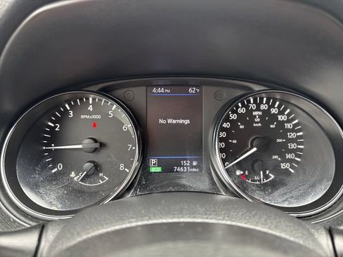 Used 2018 Nissan Rogue SV AWD/4WD image 13