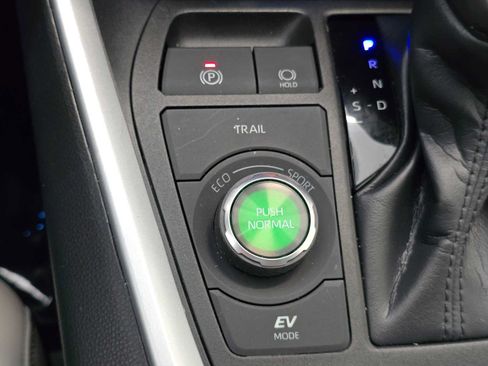 Certified 2023 Toyota RAV4 Limited AWD/4WD image 16