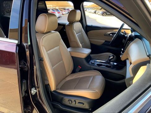 Used 2022 Chevrolet Traverse Premier AWD/4WD image 9