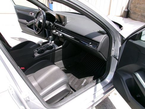 Used 2022 Honda Civic Sport image 9