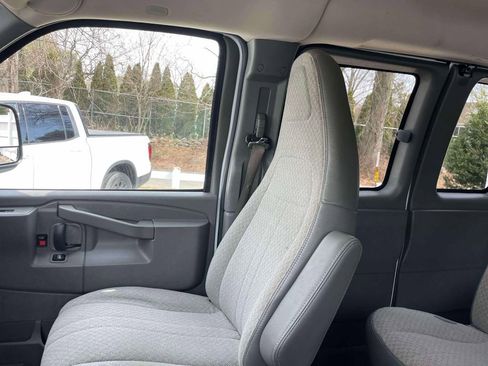 Used 2020 Chevrolet Express 3500 LT w/ LT Preferred Equipment Group image 27