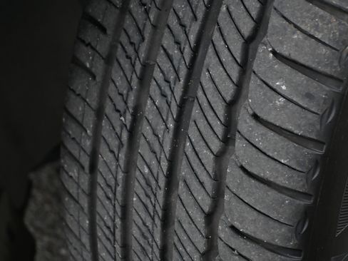 Used 2025 Volvo XC40 B5 Core image 22