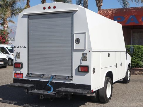 Used 2024 Ford E-350 and Econoline 350 Super Duty w/ Power Windows & Locks Group RWD image 10