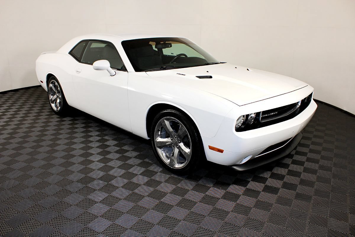 Used 2012 Dodge Challenger R/T RWD image 5