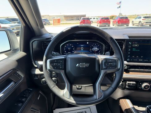 Used 2023 Chevrolet Silverado 1500 RST w/ Redline Edition AWD/4WD image 12