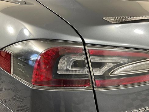 Used 2013 Tesla Model S Performance RWD image 22