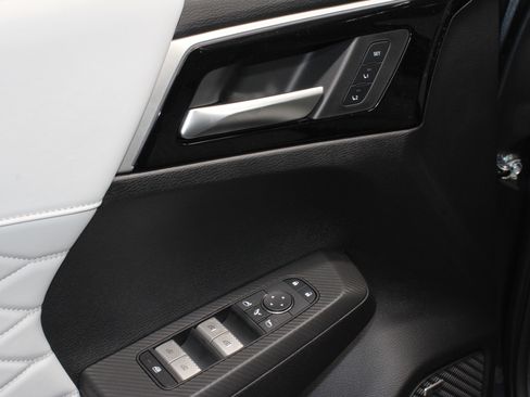 New 2025 Mitsubishi Outlander SEL image 15