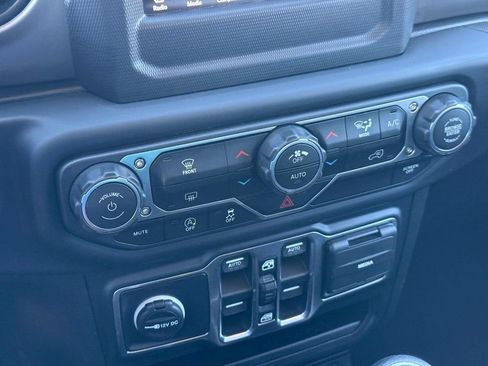 Used 2019 Jeep Wrangler Unlimited Sport S AWD/4WD image 16