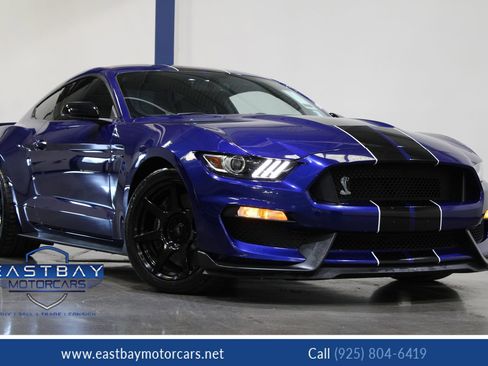Used 2016 Ford Mustang Shelby GT350 w/ Technology Package image 1