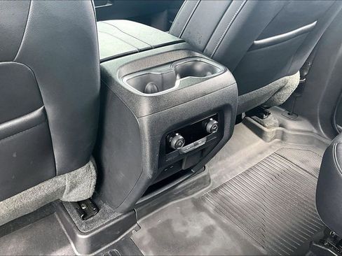 Used 2024 Chevrolet Traverse LT w/ Enhanced Driving Package FWD image 10