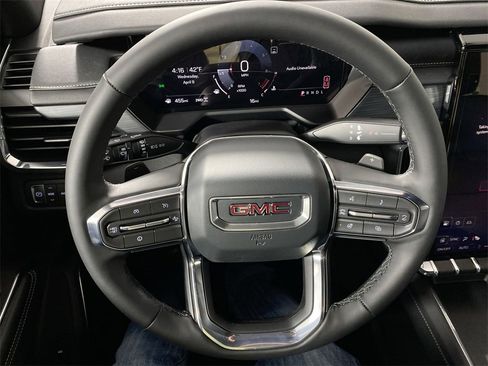 Used 2025 GMC Acadia Elevation w/ Elevation Premium Package image 14