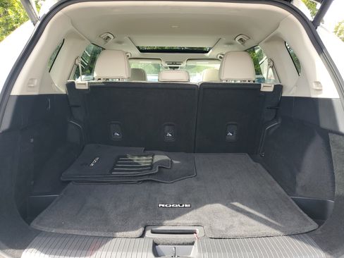 Certified 2022 Nissan Rogue SV w/ SV Premium Package image 15