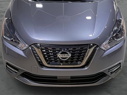 Used 2020 Nissan Kicks SR image 16