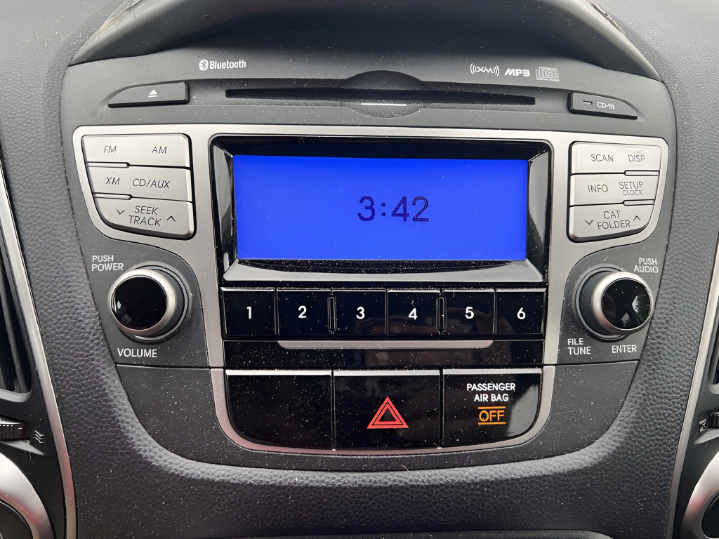 Used 2011 Hyundai Tucson Limited AWD/4WD image 24