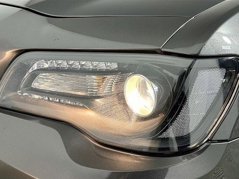Used 2022 Chrysler 300 S image 34